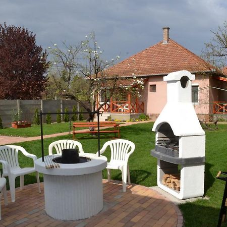 Liliom Apartman Gyula Exterior foto