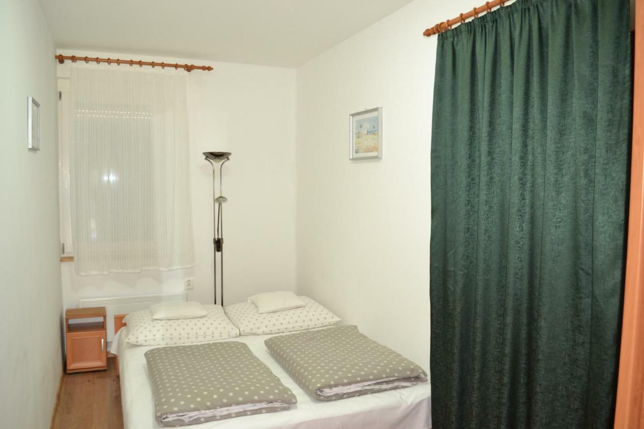Liliom Apartman Gyula Exterior foto